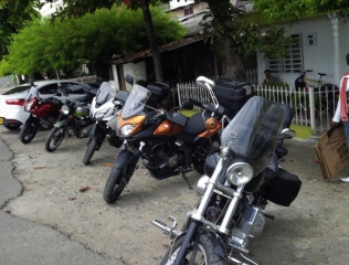 Luego rodamos por la doblecalzada devolvernos hasta Guanabanal - Palmaseca.
